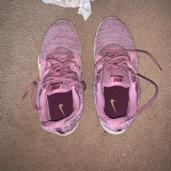 Women Nike Shoes Size 7 (ON SALE) - Picture 2 of 4